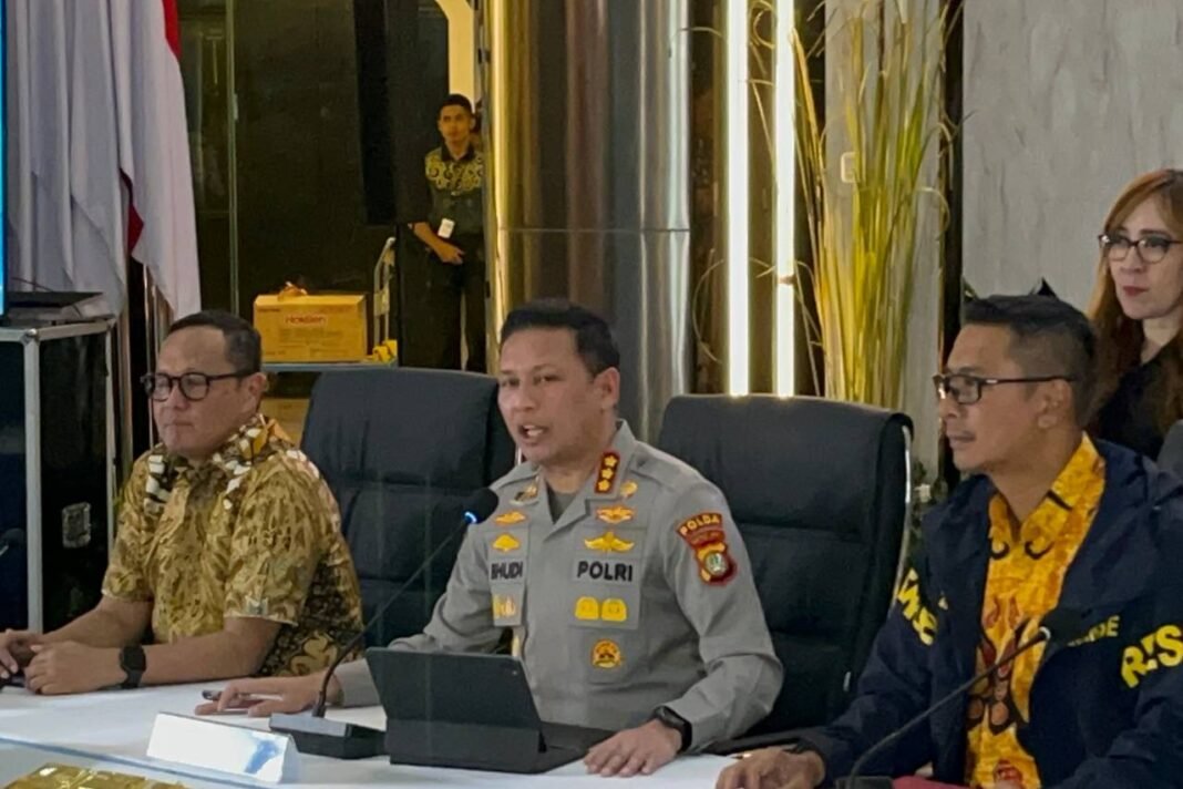 Foto Keluarga Febrie Adriansyah Jadi Barang Bukti
