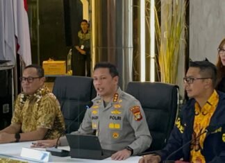 Mengapa Foto Keluarga Febrie Adriansyah Jadi Barang Bukti Tapi Tak Ditampilkan?