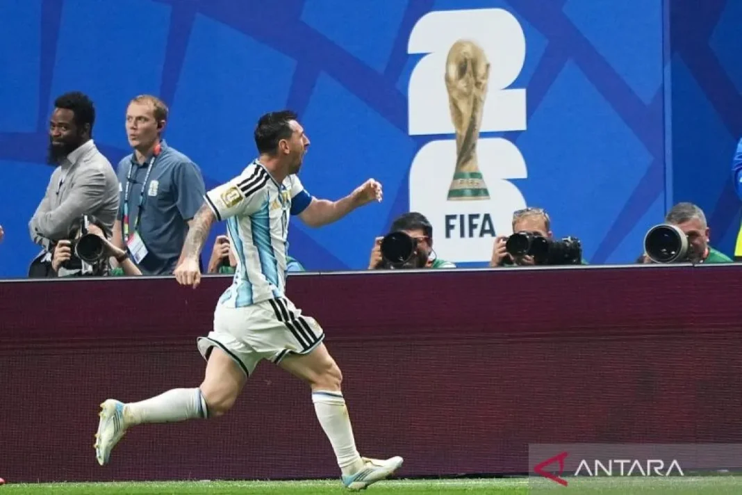 Geser Mbappe, Messi kembali pimpin perburuan Sepatu Emas Piala Dunia