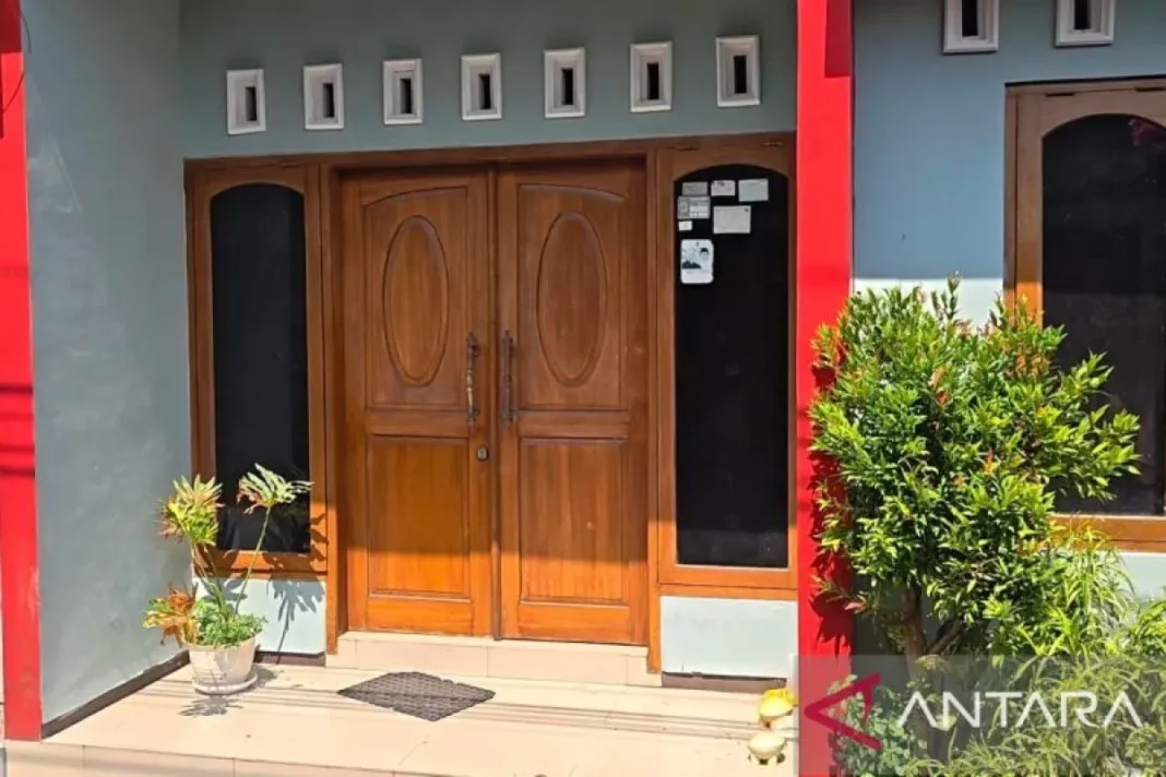 KPK geledah safe house Bupati Sukoharjo di Laweyan Solo
