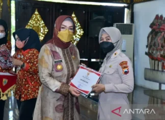 KPK Umumkan OTT Bupati Sukoharjo Etik Suryani terkait Dugaan Pemerasan