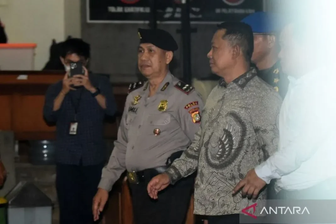 Kejagung ungkap alasan Febrie tak pakai rompi tahanan Kejaksaan