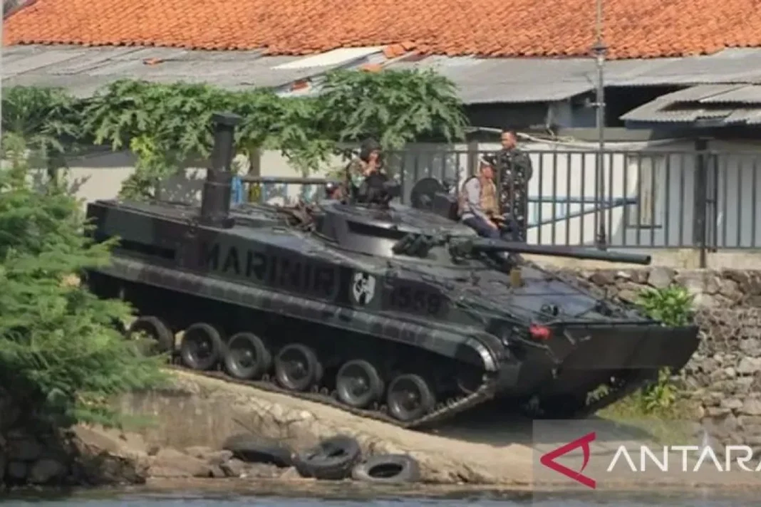 Korps Marinir sertifikasi tank amfibi BMP-3F jaga kesiapan tempur