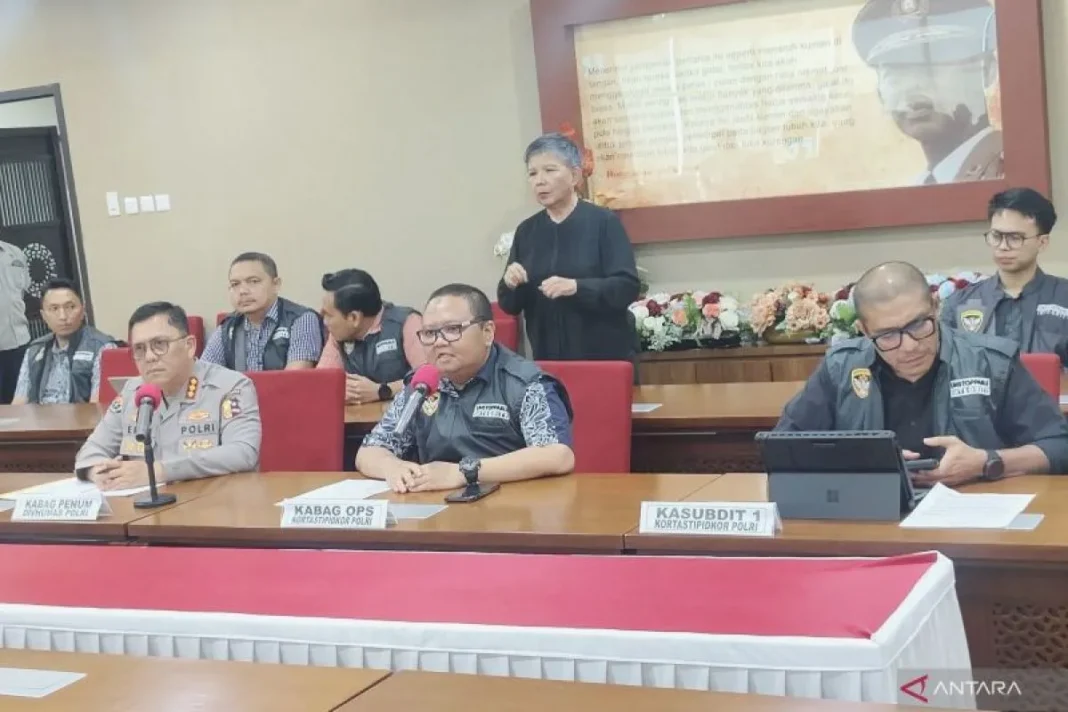 Kortastipidkor tetapkan empat tersangka korupsi kerja sama penjualan BBM