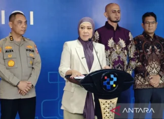 Menkomdigi Ungkap Strategi Pelaku Judol Membanjiri Komentar Medsos