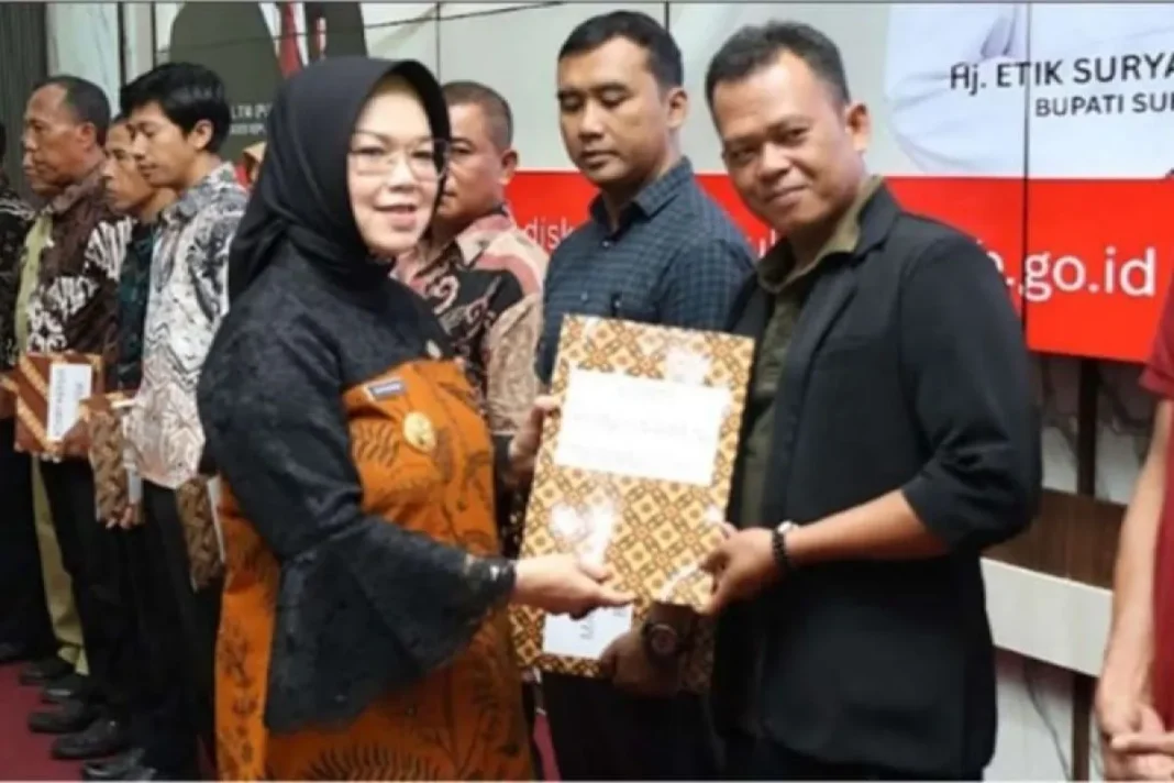 OTT ke-16, KPK tangkap Bupati Sukoharjo Etik Suryani