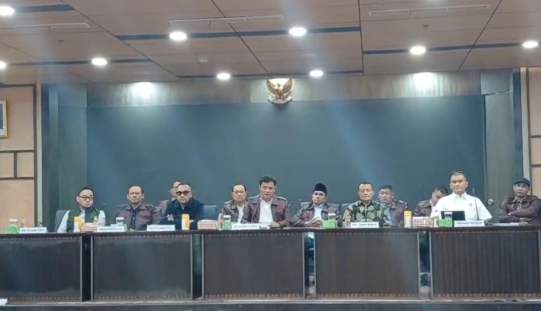 RESMI! Febri Adriansyah Tersangka 3 Kasus Korupsi Usai Mundur dari Jampidsus