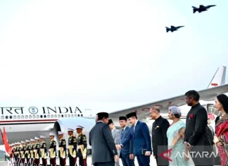 Tiga F-16 dan Dua Sukhoi TNI AU Kawal Pesawat PM Modi di Jakarta