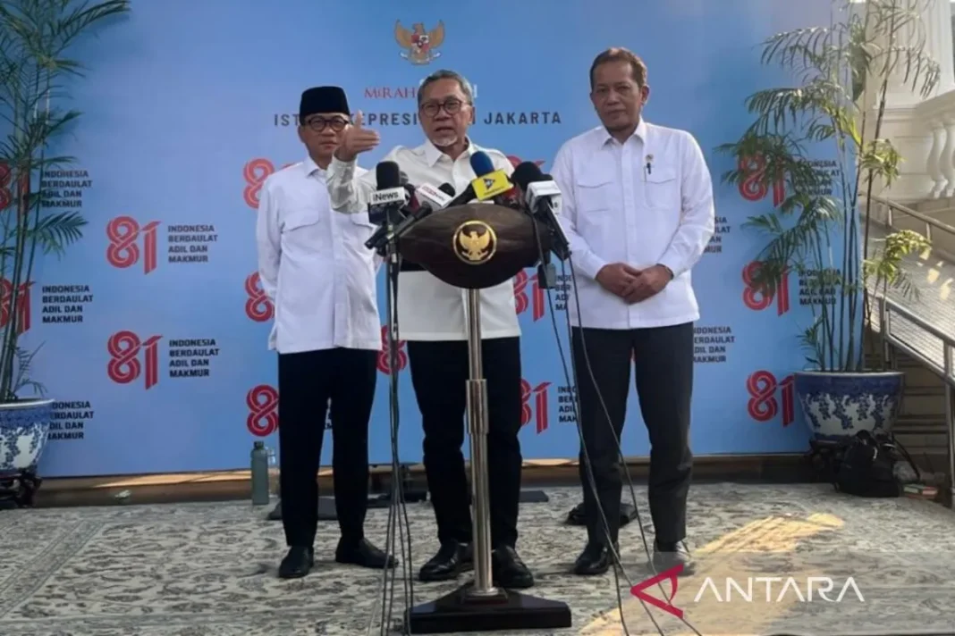 Zulhas pastikan penyaluran bansos melalui Koperasi Desa Merah Putih