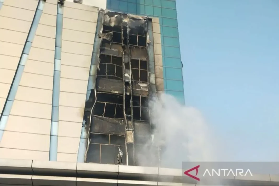Kebakaran landa Hotel Pullman Grogol Petamburan Jakbar