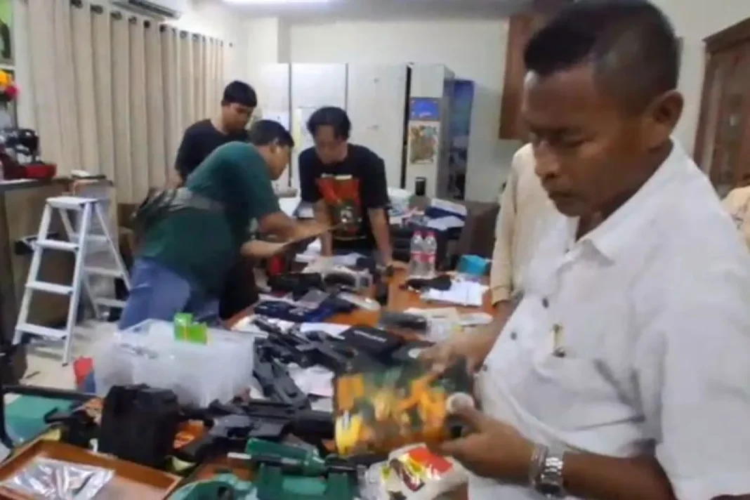 Kuasa hukum sebut eks ketua yayasan simpan senpi dan narkotika di sekolah