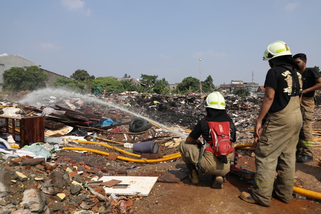Lapak Sampah yang Terbakar di Kramat Jati Beroperasi Ilegal, Pelaku Bakal Disanksi Tegas