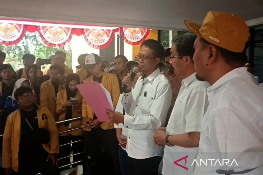 Plt Rektor ungkap KPK ambil sekitar 60 barang bukti di Rektorat Unsoed