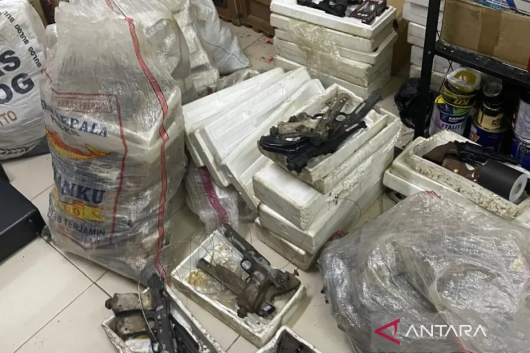 Polisi usut temuan senjata api dan airsoft gun di sekolah swasta Jaksel