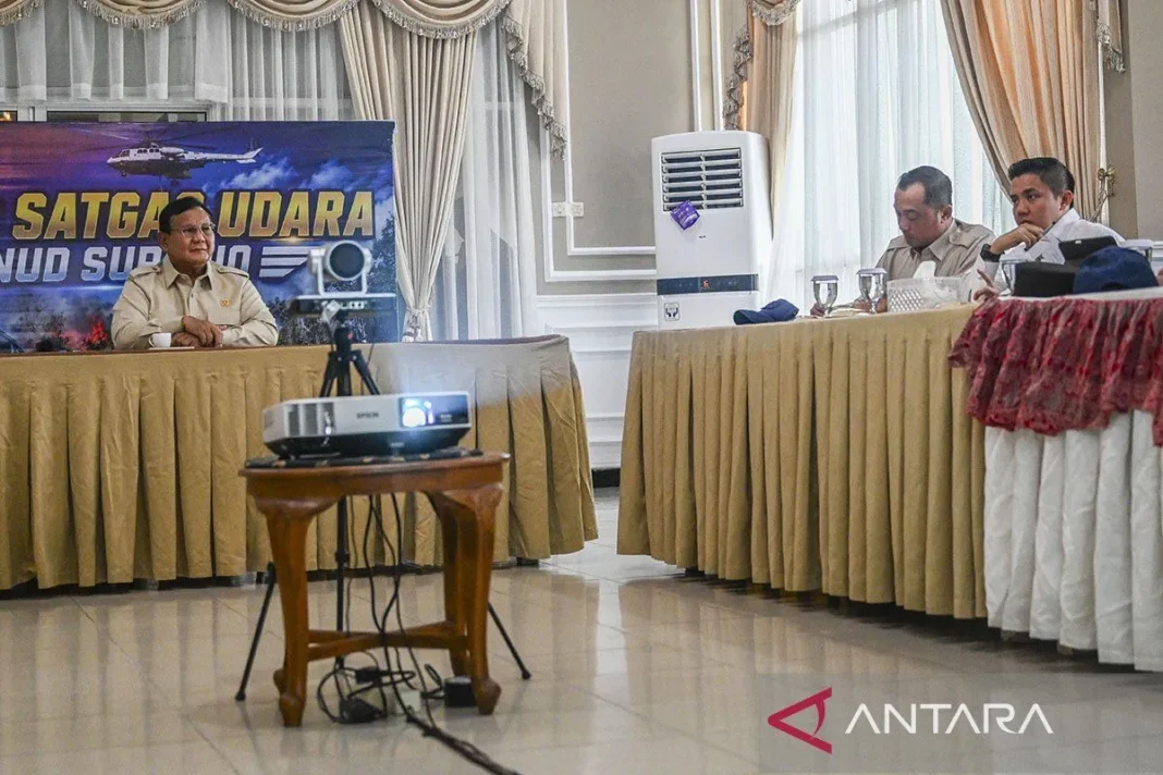 Prabowo tambah 1.500 personel dan 6 helikopter untuk karhutla