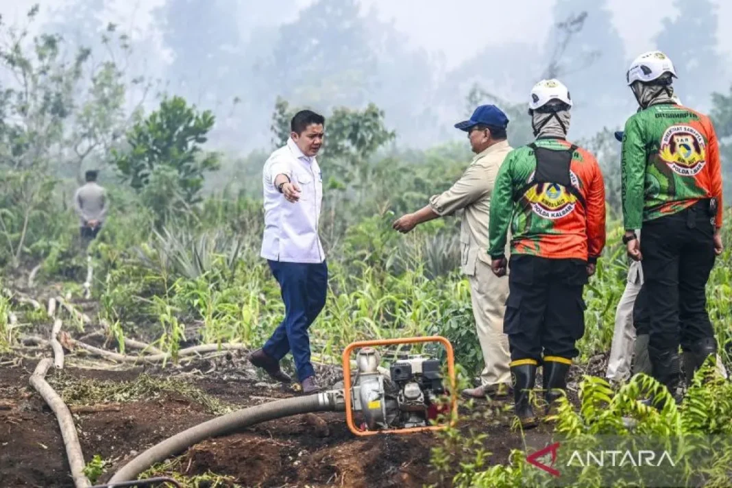 Prabowo tinjau kondisi karhutla di Kalimantan Barat