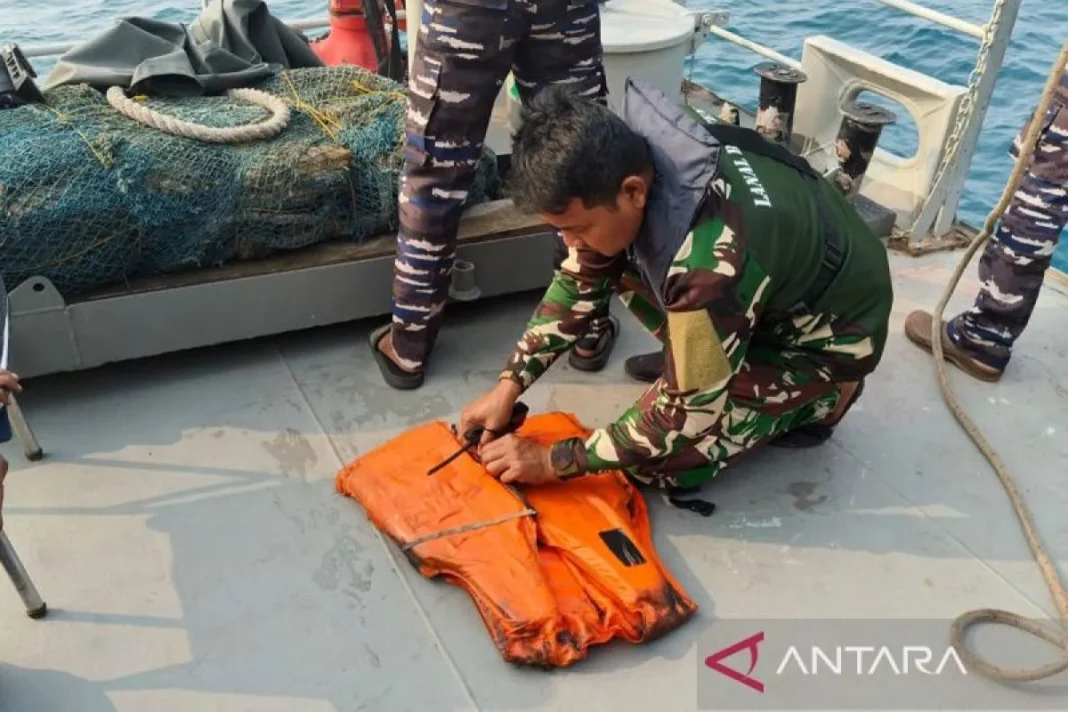 Abu vulkanik & cuaca jadi kendala pencarian 5 jurnalis di Selat Sunda