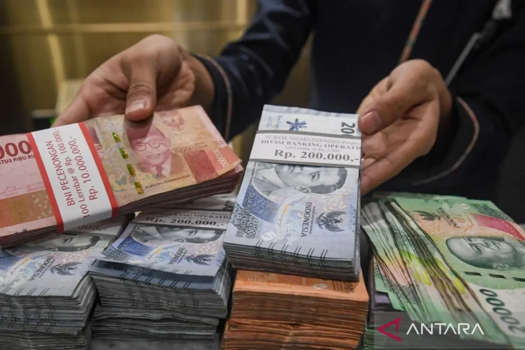 Uang kertas yang beredar tetap sah meski Menkeu-Gubernur berganti