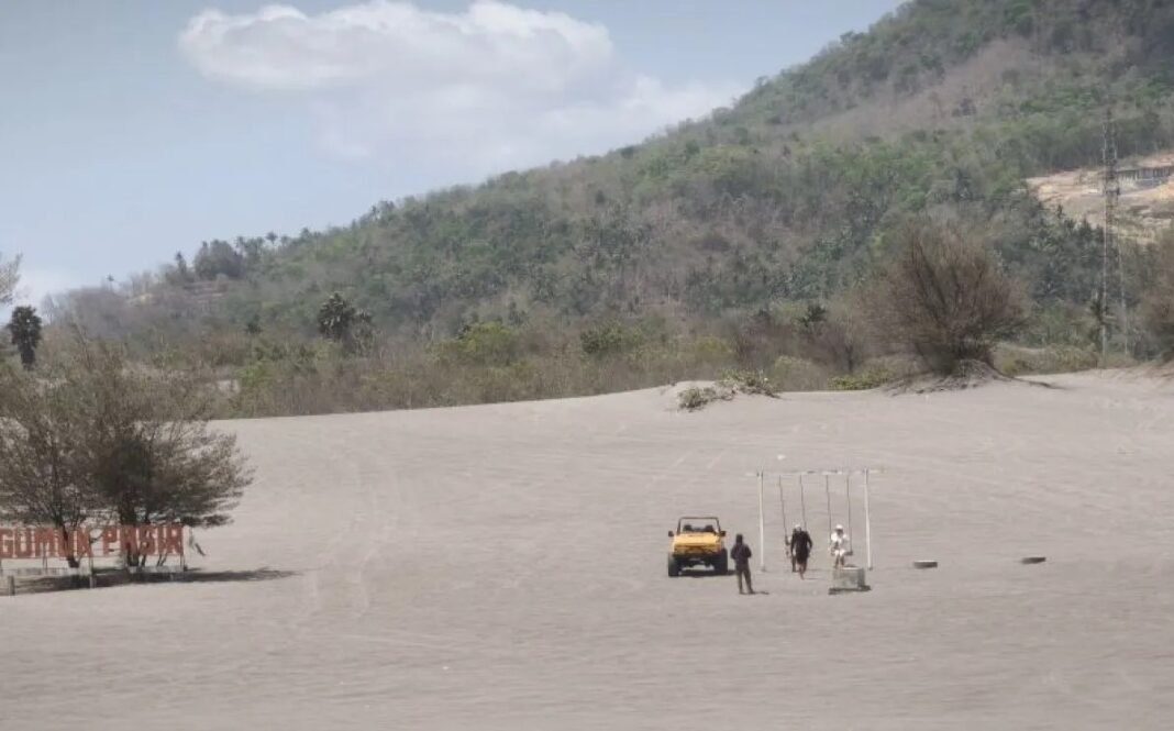 Bantul siapkan pemindahan rute jeep untuk lindungi Gumuk Pasir - ANTARA