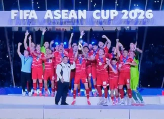 Prabowo Serahkan Trofi FIFA ASEAN Cup ke Pemain Indonesia