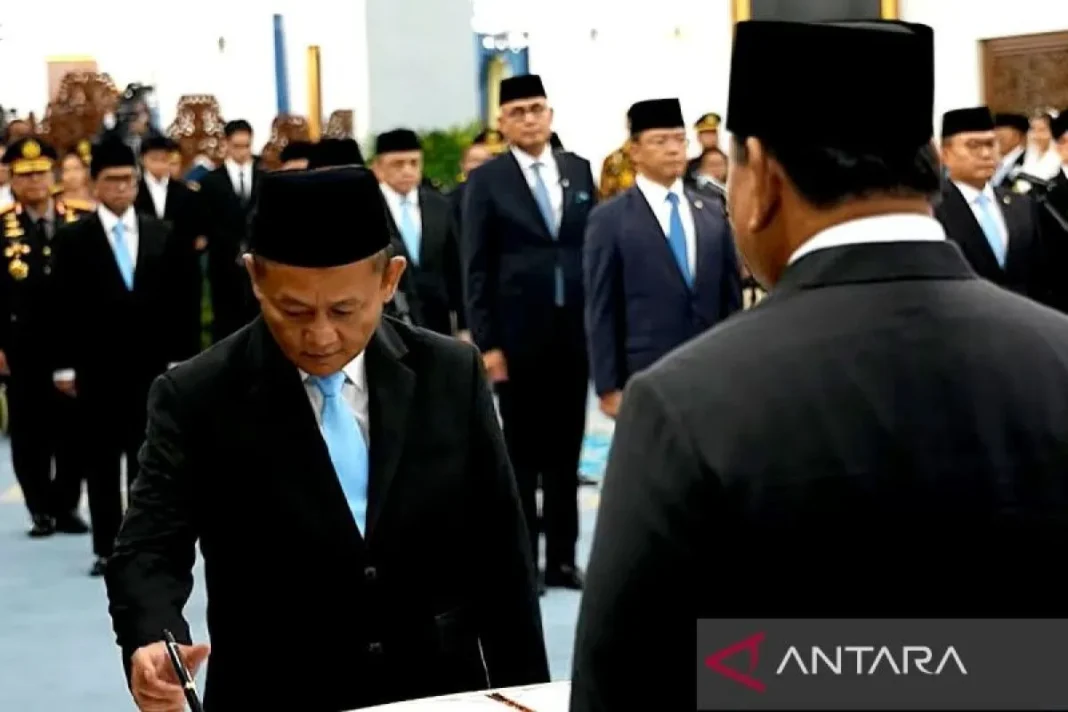Prabowo lantik Sarmuji jadi Menteri Perindustrian