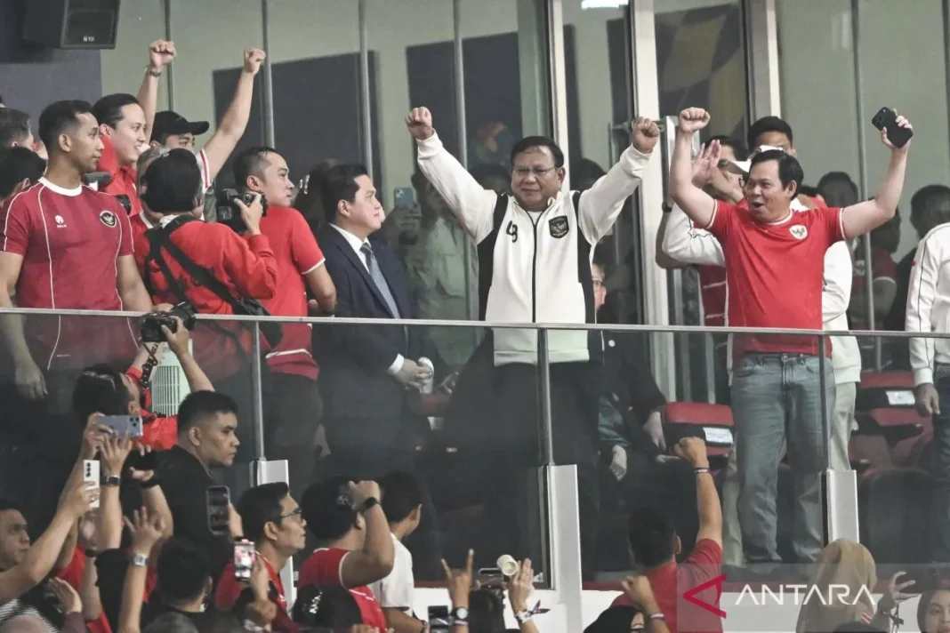 Prabowo rayakan kemenangan Indonesia atas Thailand di FIFA ASEAN Cup