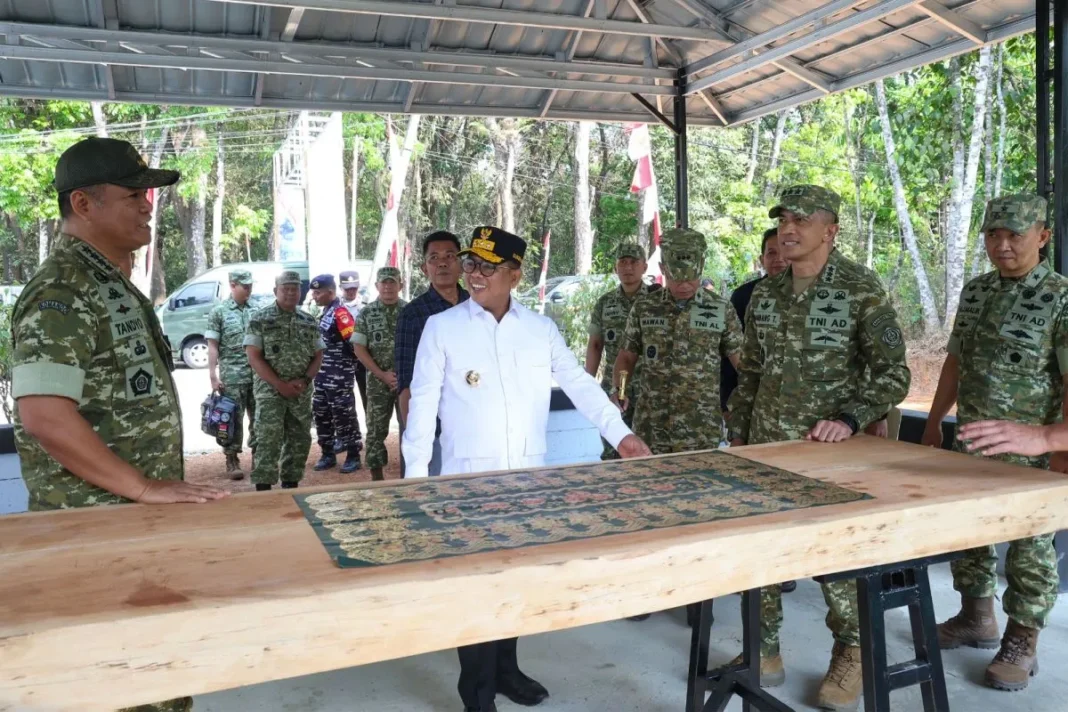TNI bangun jalan 18 kilometer di Pandeglang untuk dongkrak ekonomi