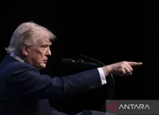 Trump: Sudah Waktunya Ukraina “Pilih Presiden Baru”